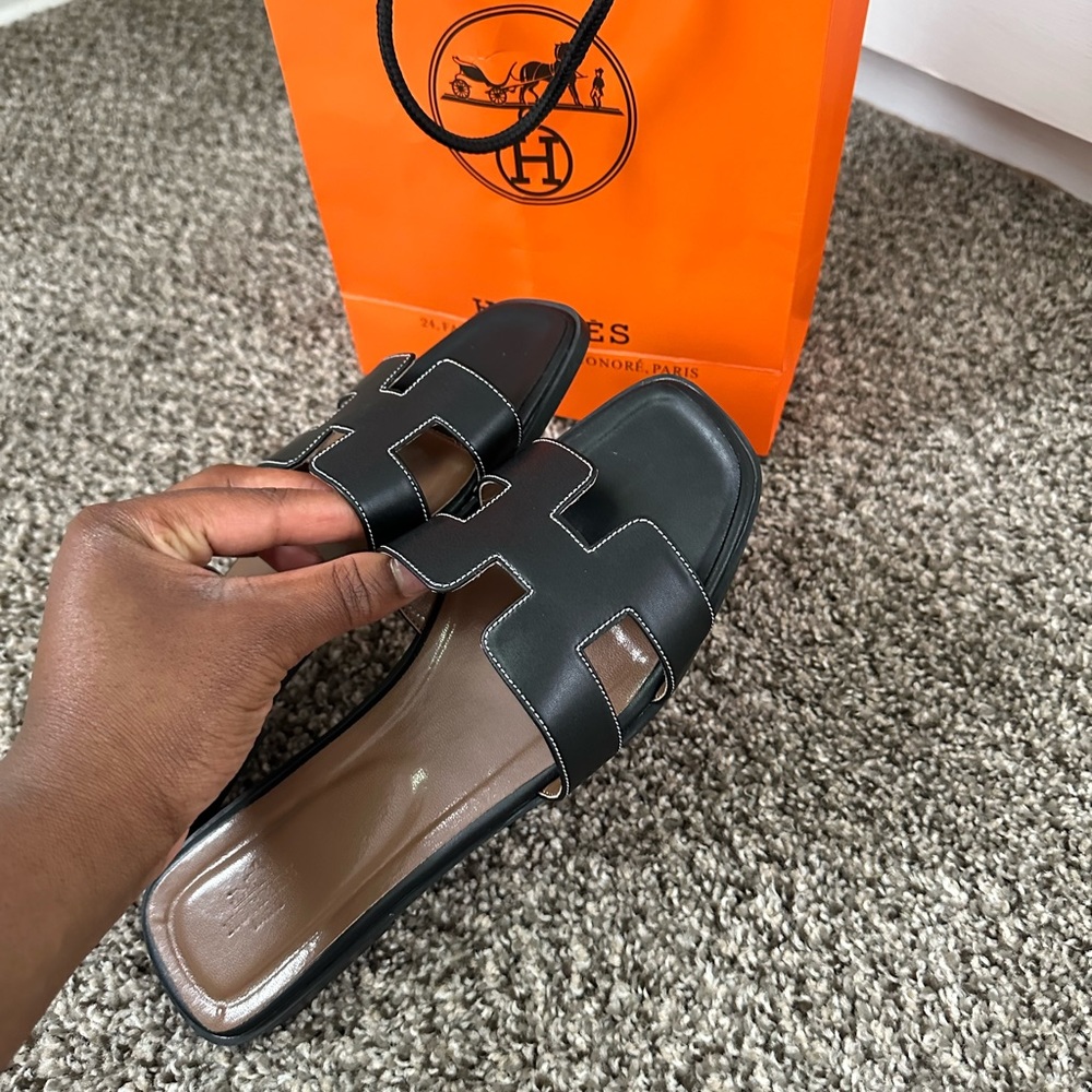 🤍Black Sandals🤍 - Picture 3 of 8